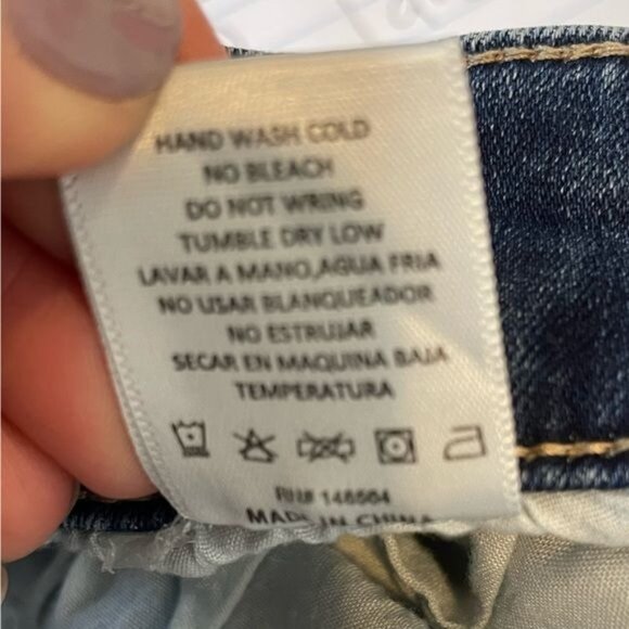 Akira Flex Fit High Waisted Super Stretchy Denim Shorts Distressed Size Small - Picture 9 of 9